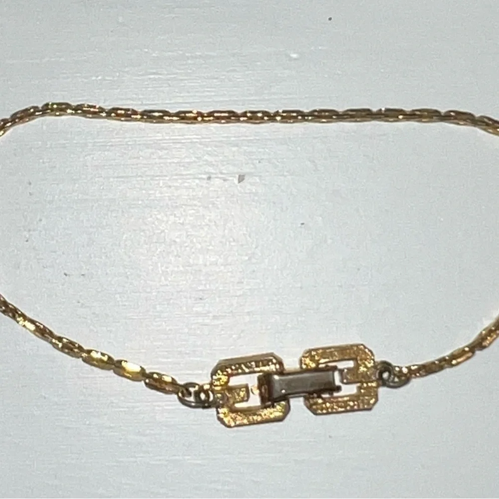 Authentic Givenchy vintage bracelet - Picture 3 of 4